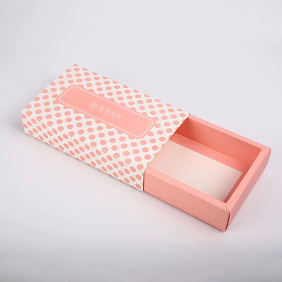 Des boîtes de tiroirs en carton avec des couleurs vives et des techniques d'impression uniques