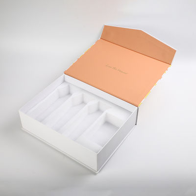 Le cadeau magnétique rigide d'aileron a personnalisé la boîte Debossing Cmyk de soins de la peau imprimé