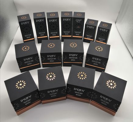 Boîte d'emballage de soins de la peau de toucher doux